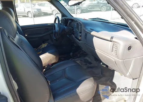 2003 Chevrolet Silverado 1500 z USA, uszkodzony, nr VIN 1GCEK19V63Z266739